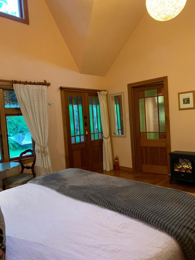 Bed and Breakfast Quail Farm, Colonial charm à Nelson Extérieur photo